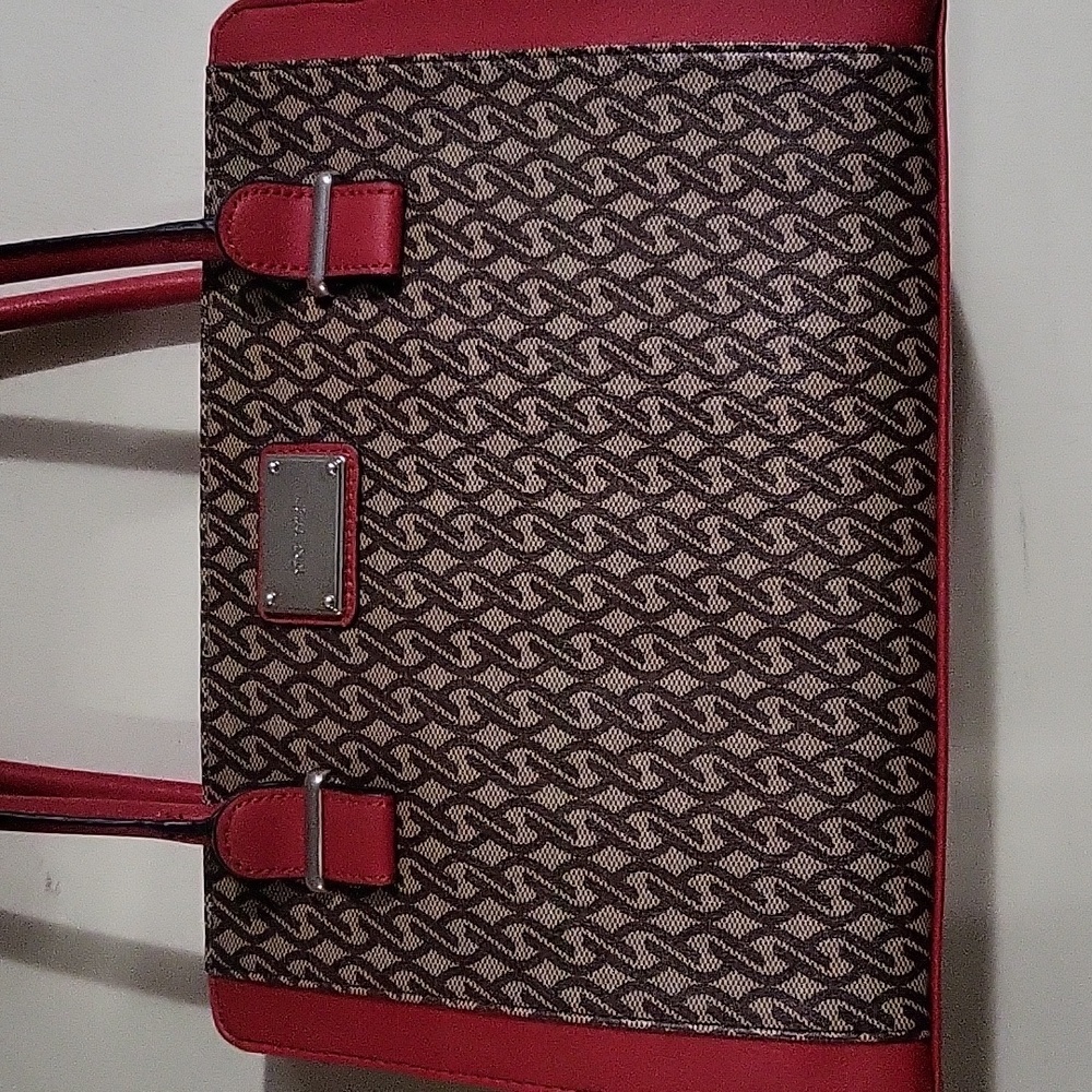 Purse - Picture 2 of 12